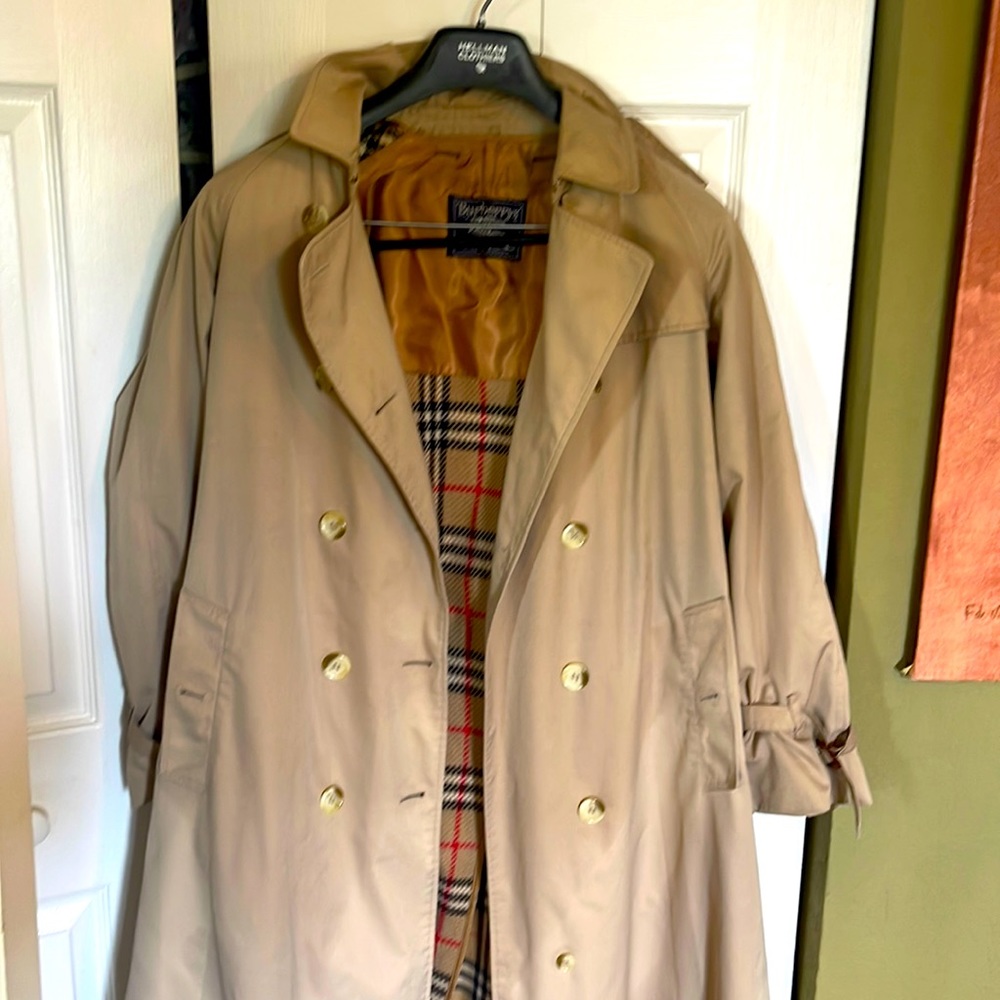 Mens Burberry Trench with wool liner excellent condition